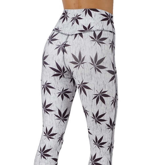 Marihuana leaves Yoga leggings V shape back - Picture 2 of 5